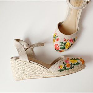 NWT espadrille wedges with embroidered flowers